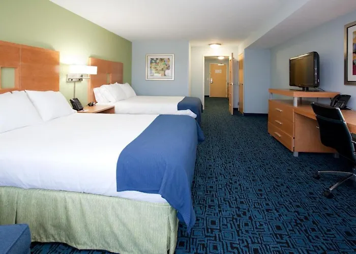 Express & River By Ihg 2*
