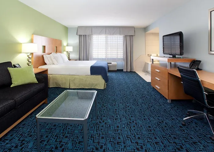 Express & River By Ihg Hotel 2*