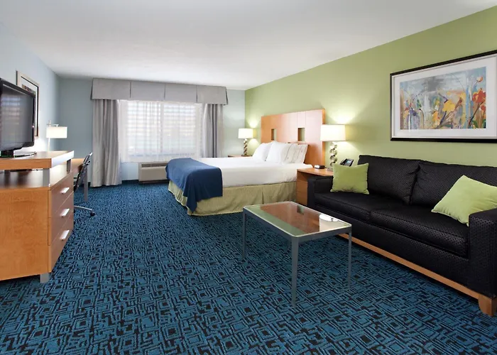 Hotel Express & River By Ihg 2*