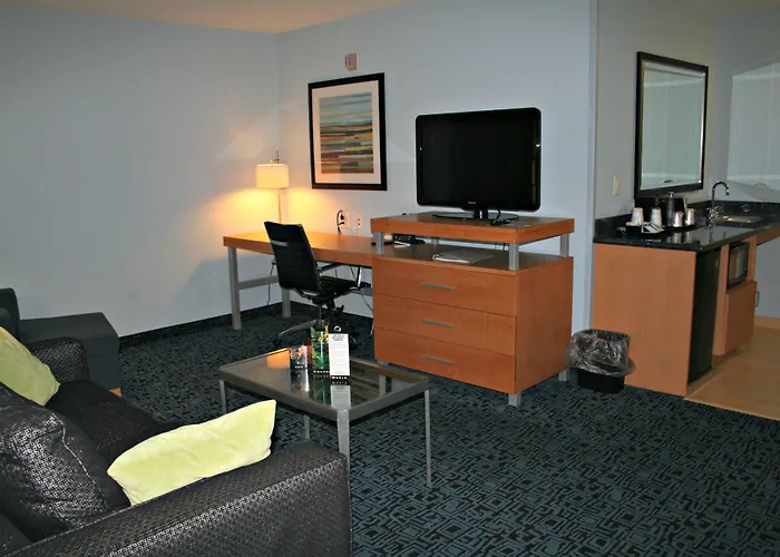 Express & River By Ihg Hotel 2*